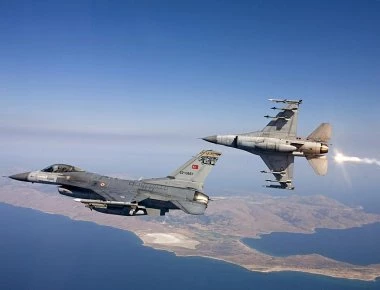 Οπλισμένα τουρκικά F-16 πάνω από το Αιγαίο - Μπαράζ παραβιάσεων